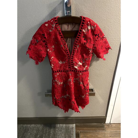 ASTR The Label Short Sleeve Lace Jumper in Red Lipstick Small - Picture 3 of 9